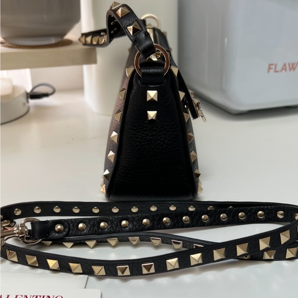 Valentino Garavani Rockstud Calfksin Small Shoulder Black Bag - Picture 4 of 8